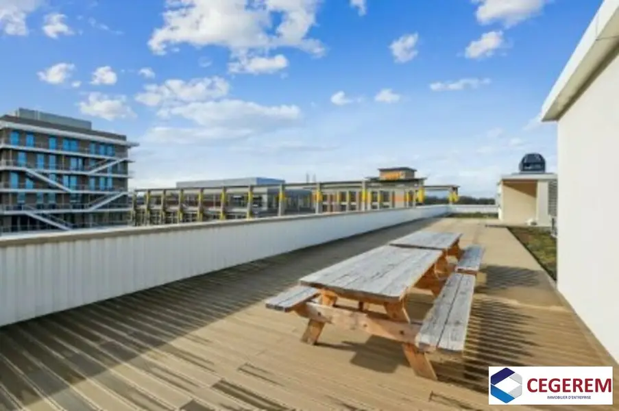 Entrepôt / Activité à louer - Nanterre (92000) - 1832 m² - 33 586 €/mois