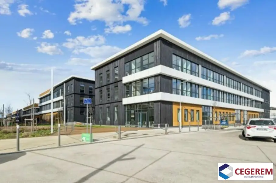 BATIMENT INDEPENDANT DE 2 046 M2 A NANTERRE