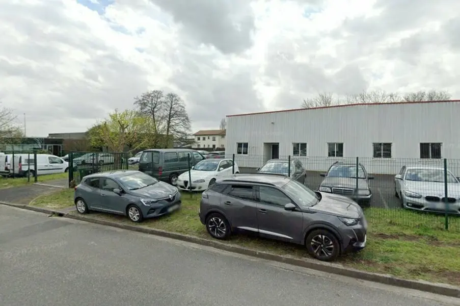 Entrepôt / Activité à louer - Blanquefort (33290) - 240 m² - 2 000 €/mois