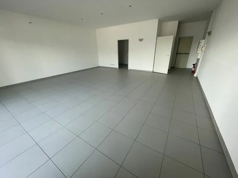À LOUER  LOCAL COMMERCIAL 70 m² AGEN SUD